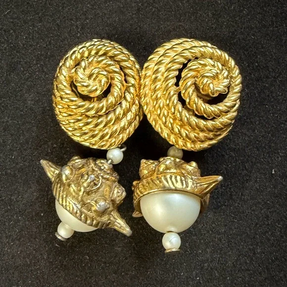 Vintage Trafari Drop style clip on earrings - Picture 5 of 7